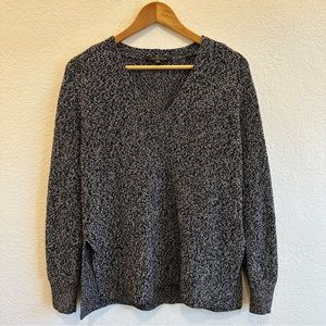 Athleta Marled Black and White V Neck Split Hem Sweater Size XXS